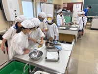 交代で作業をしています