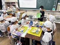 3年生に説明しています