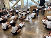 陸上クラブ　筋トレをしていました