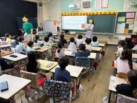 絵本を使っての導入です