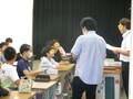朝の健康観察の様子を撮影しました