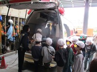 救急車の中に入りました