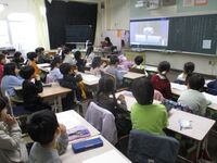 1年生の教室にて