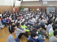 子どもたちも食い入るように聴いていました