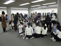 控室で待機です だんだん緊張・・・