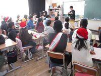 得意のルービックキューブを披露!(6年生)