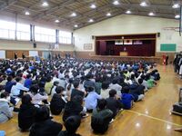 終業式　しっかりとお話が聞けています