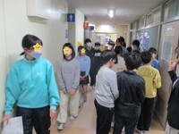 子どもたちは少し緊張しているようです