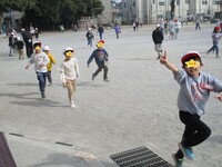 遊びの中でも鬼ごっこは一番人気です