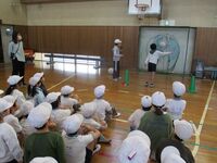 2年生に運動委員が説明します