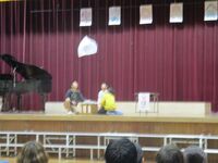 理科ではサイエンスショーを行いました