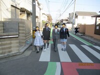 思い思いのおめかしで登校です