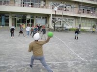 学級開きにドッチボールです(5年生)