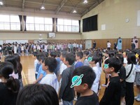 心を込めて歌います