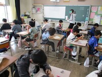 2組　出席番号、氏名を記入します