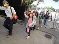 元気よく「行ってきまーす!」ハイタッチ!