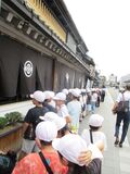 蔵造りの街並みに興味津々