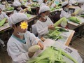 丁寧に皮をむいていきます