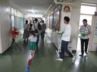 理科室から各教室に移動します