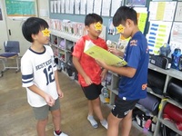 友達同士で英会話。ネイティブ先生との面接に備えます
