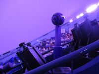 小さくなった恒星球(ボール型)とプロジェクター(前後)